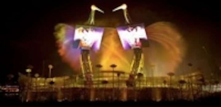 Content Dam Leds En Ugc 2011 01 Mammoth Crane Dance Attraction In Singapore Features Spectacular Led Display Leftcolumn Article Thumbnailimage File