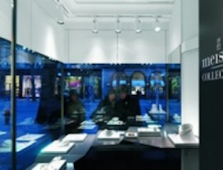 Content Dam Leds En Ugc 2011 02 Swiss Jewelry Store Fitted With Advanced Led Lighting System By Zumtobel Leftcolumn Article Thumbnailimage File
