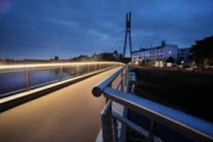 Content Dam Leds En Ugc 2011 07 Hess Illuminates The New Molen Bridge In Dresden Leftcolumn Article Thumbnailimage File
