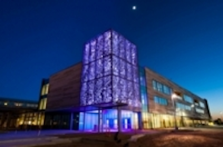 Content Dam Leds En Ugc 2011 07 Lumenpulse S Architectural Lighting Signals Hope At The Banner Md Anderson Cancer Center In Gilbert Leftcolumn Article Thumbnailimage File