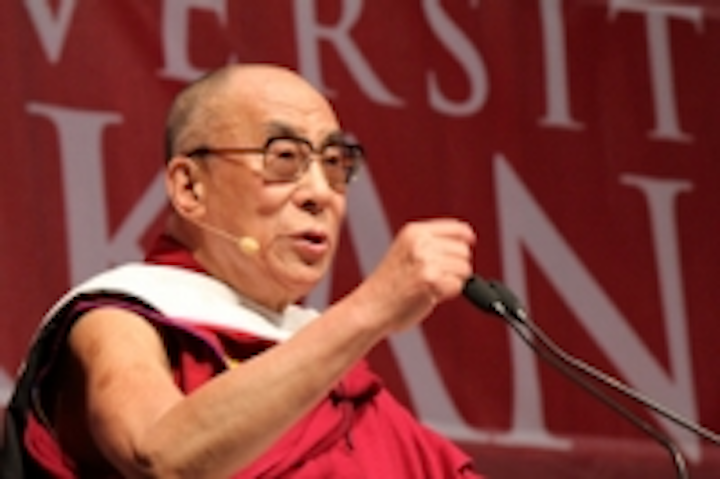 Content Dam Leds En Ugc 2011 08 Chauvet Lights The Dalai Lama Leftcolumn Article Thumbnailimage File