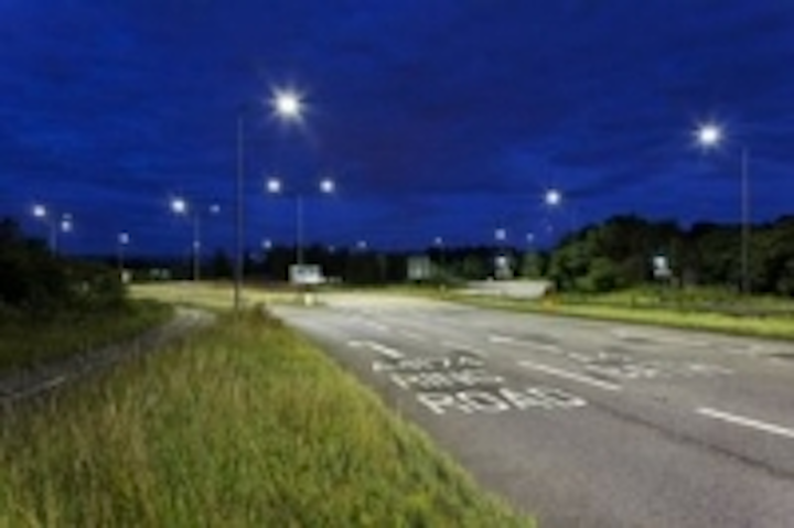 Content Dam Leds En Ugc 2011 08 Philips Led Fixtures Illuminate Roundabout On Busy A Road Near Bristol Leftcolumn Article Thumbnailimage File