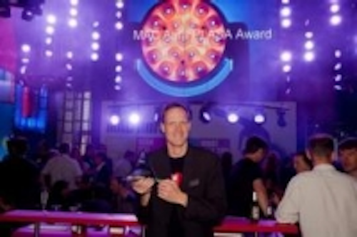Content Dam Leds En Ugc 2011 09 Martin Mac Aura Wins Plasa Award For Innovation Leftcolumn Article Thumbnailimage File