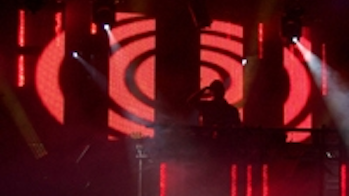 Content Dam Leds En Ugc 2012 08 Chauvet Lights Detonate Festival Leftcolumn Article Thumbnailimage File