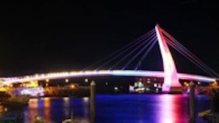 Content Dam Leds En Ugc 2012 09 Arc Ssl Complete The Lover Bridge In Tamsui Taiwan Leftcolumn Article Thumbnailimage File