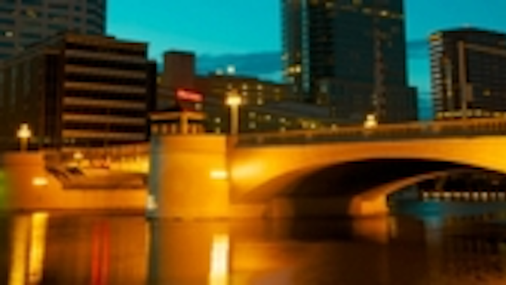 Content Dam Leds En Ugc 2012 09 Iluminarc Lights Landmark Bridges In Tampa Leftcolumn Article Thumbnailimage File