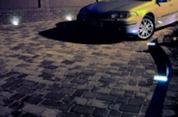 Content Dam Leds En Ugc 2012 11 Efficient Driveway Lighting From Outdoor Leds Improves Homes Curb Appeal Leftcolumn Article Thumbnailimage File