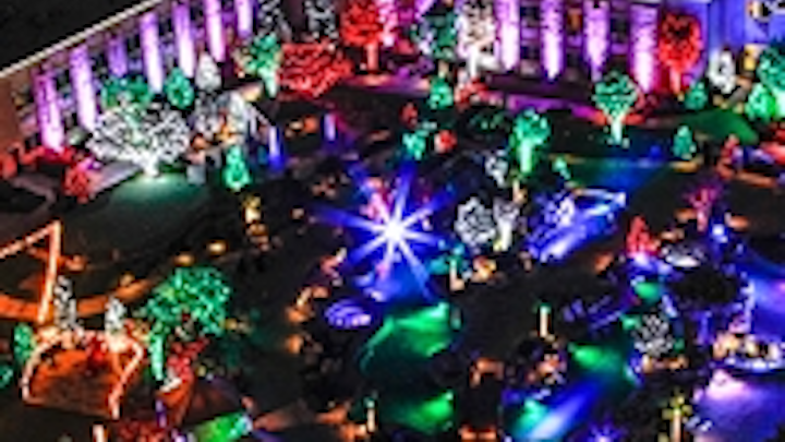 Content Dam Leds En Ugc 2012 12 Chauvet Professional Enhances Christmas Light Show Leftcolumn Article Thumbnailimage File