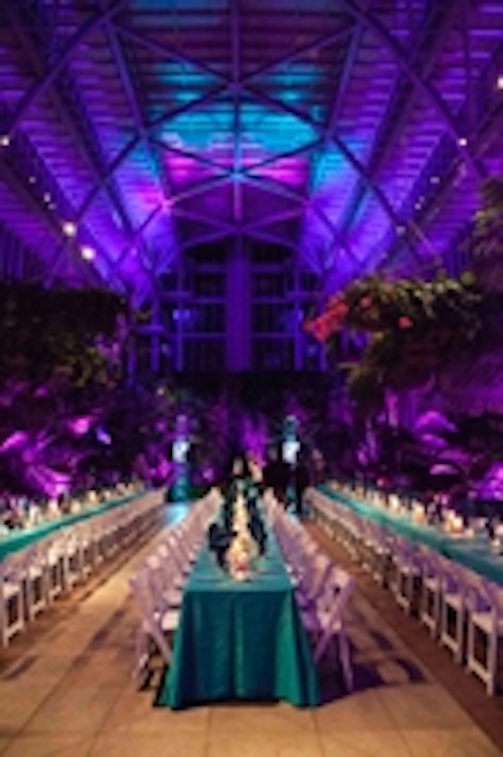 Content Dam Leds En Ugc 2012 12 Historical Greenhouse Glows With Chauvet Professional Leftcolumn Article Thumbnailimage File