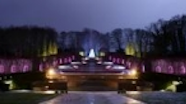 Content Dam Leds En Ugc 2012 12 Marl Led Lighting Feature Adds Sparkle To The Alnwick Garden Leftcolumn Article Thumbnailimage File