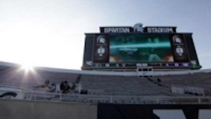 Content Dam Leds En Ugc 2013 01 Lighthouse And Panasonic Spectacular At Spartan Stadium Leftcolumn Article Thumbnailimage File