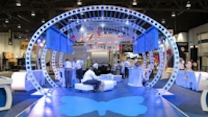 Content Dam Leds En Ugc 2013 01 Robe Shows Its Metal For Vr Steel In Las Vegas Leftcolumn Article Thumbnailimage File
