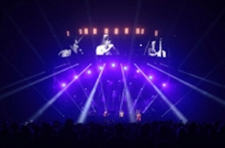 Content Dam Leds En Ugc 2013 01 Xl Video Supplies Over 2500 Fx 200 Led Spheres To Mumford Sons Tour Leftcolumn Article Thumbnailimage File