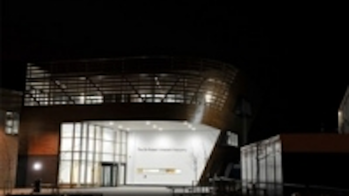 Content Dam Leds En Ugc 2013 02 New 28m Academy Lit By Luxonic Leftcolumn Article Thumbnailimage File