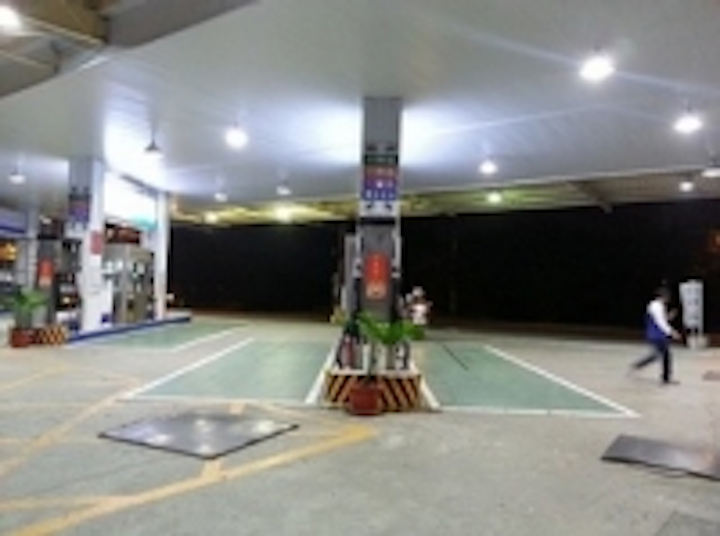Content Dam Leds En Ugc 2013 04 Ecomaa Supplies Led Bay Light Seriesfor Cpc Petrol Station Leftcolumn Article Thumbnailimage File