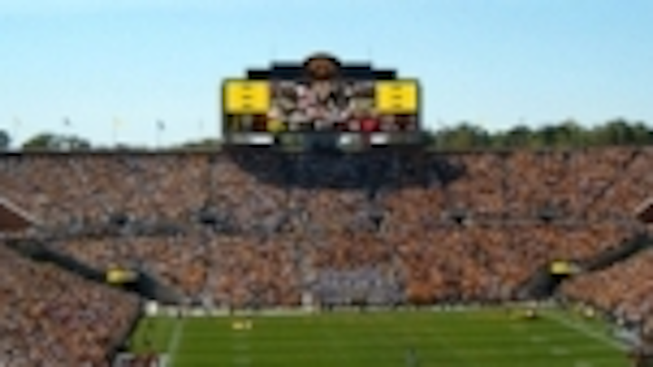 Content Dam Leds En Ugc 2013 06 University Of Iowa To Upgrade Kinnick Stadium With Daktronics Led Video Display System Leftcolumn Article Thumbnailimage File