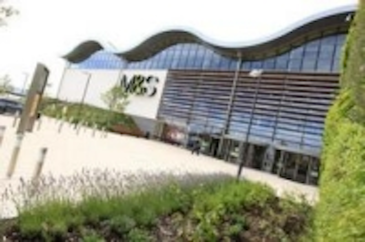 Content Dam Leds En Ugc 2013 07 Luxonic S Luminaires And Controls Bring Dali Technology To Meet Marks Spencer Store Sustainability G Leftcolumn Article Thumbnailimage File