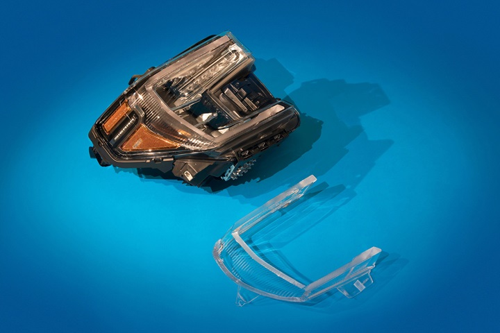 A thick polycarbonate light bar for a headlamp used in General Motors Company’s 2019 Sierra 1500 LD Truck utilizes Makrolon® LED2245 polycarbonate from Covestro. (Photo credit: Image courtesy of SPE.)