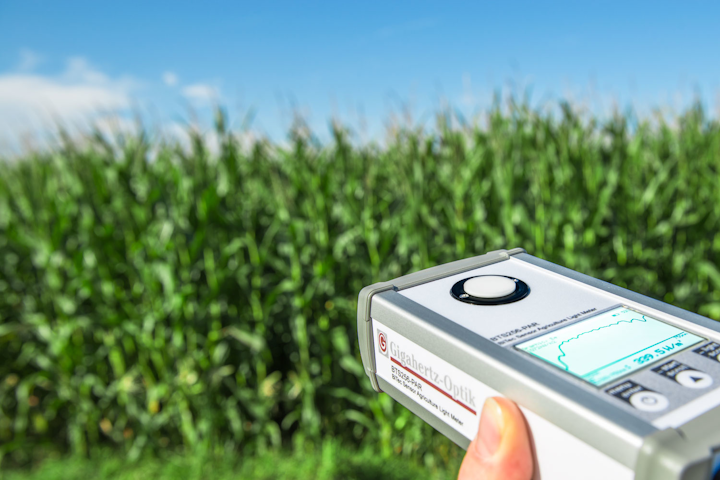 BTS256-PAR meter measures and records lighting conditions in the field, greenhouse or lab based on plant science, photometric, radiometric, color and spectral parameters.