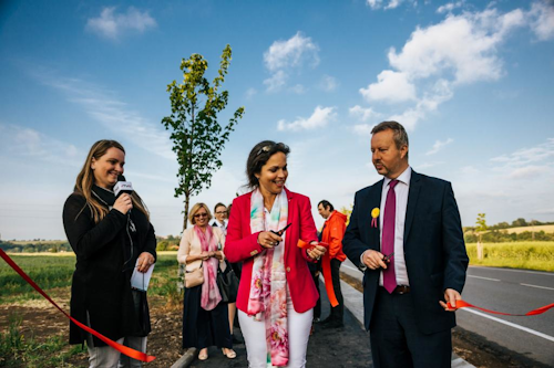 Local Mayor Mrs. Radka Vladykova and Czech Minister of Environment Mr. Richard Brabec
