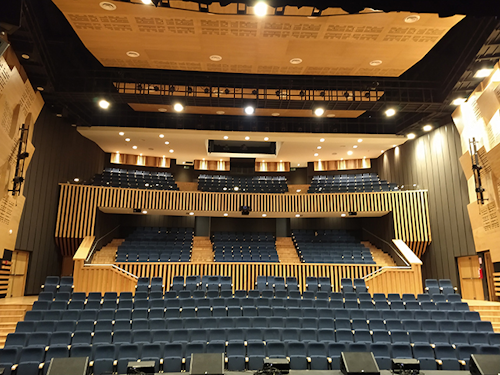 Altman finds the artistic light inside the Auditorio de la plaza Purísima