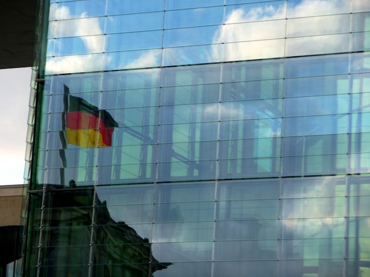 German merger and acquisition law grants control of cash to the acquirer only if it picks up at least 75% of the target company’s stock. At 59.3%, ams governs Osram, but doesn’t control the cash. (Photo credit: Image by Helmut Jungclaus via Pixabay; used under free license for commercial or noncommercial purposes.)