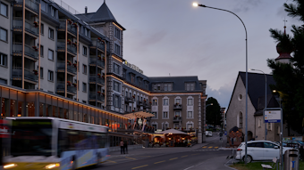 Leaders at the World Economic Forum this week will see the results of a 900-luminaire upgrade to LED street lights, controlled via the Philips Interact City smart lighting platform, enabled by Signify in the village of Davos, Swtizerland. (Photo credit: Image courtesy of Signify; copyright ELEKTRON.)