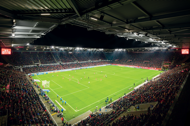 Sports Ssl Thorn Lights Arenas Ledil Designs Sports Specific Led Optics Leds Magazine