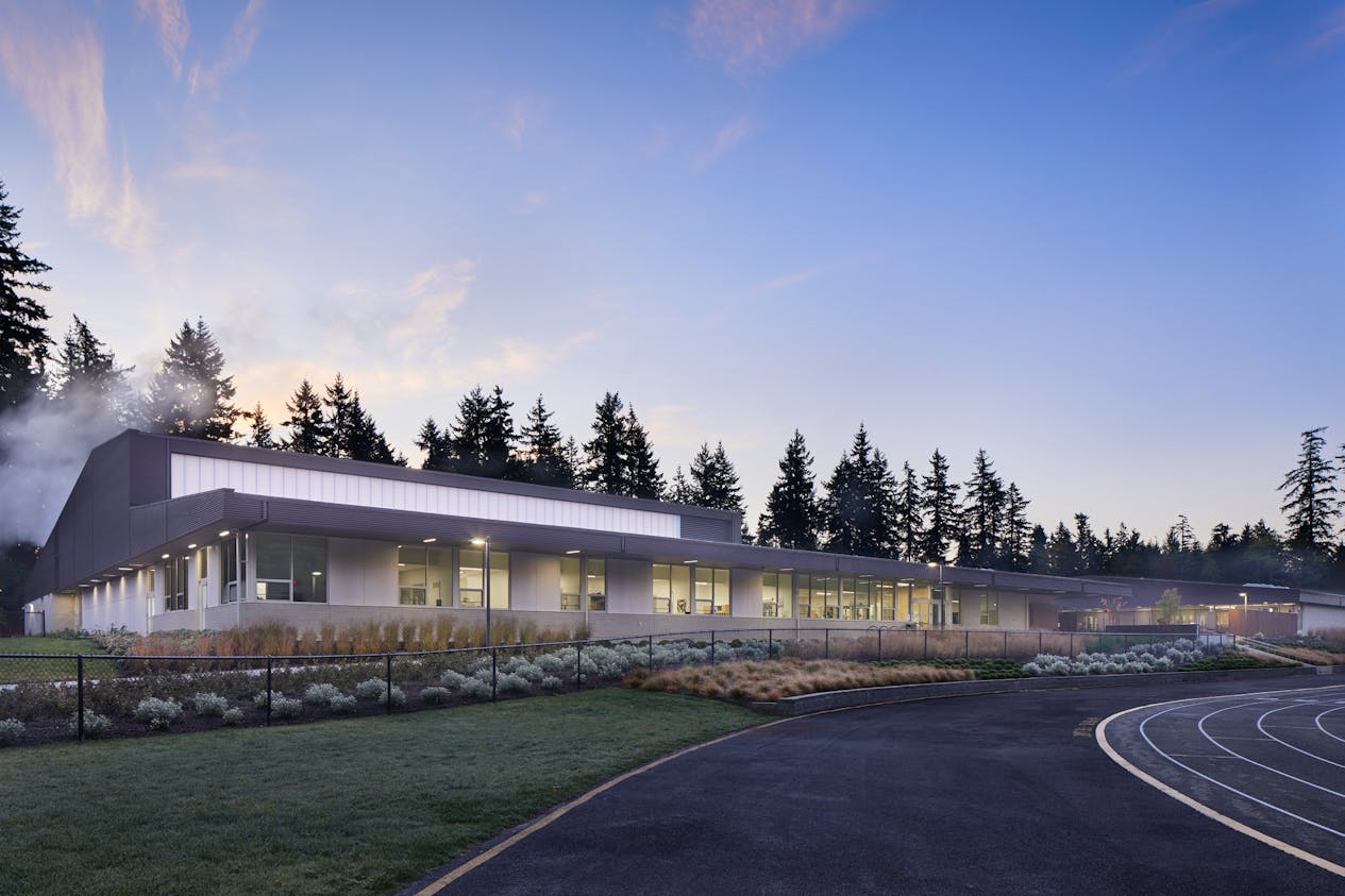 華盛頓州的Madrona學校依賴LLC。 華盛頓州的Madrona學校依賴LLC。